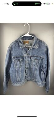 Vintage Levi's blue denim trucker jacket button front